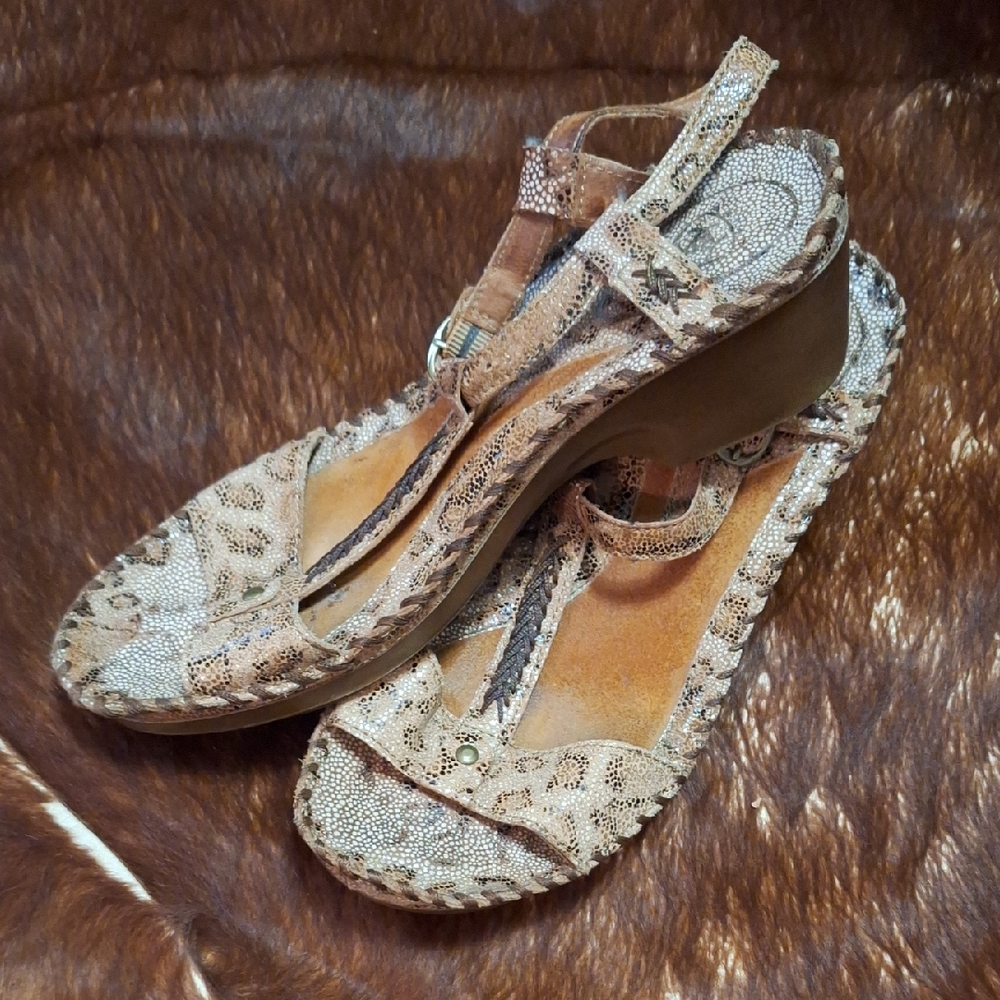 Elegant Preppy Ariat Snake Print Wedge Leather Sandals Size 8.5